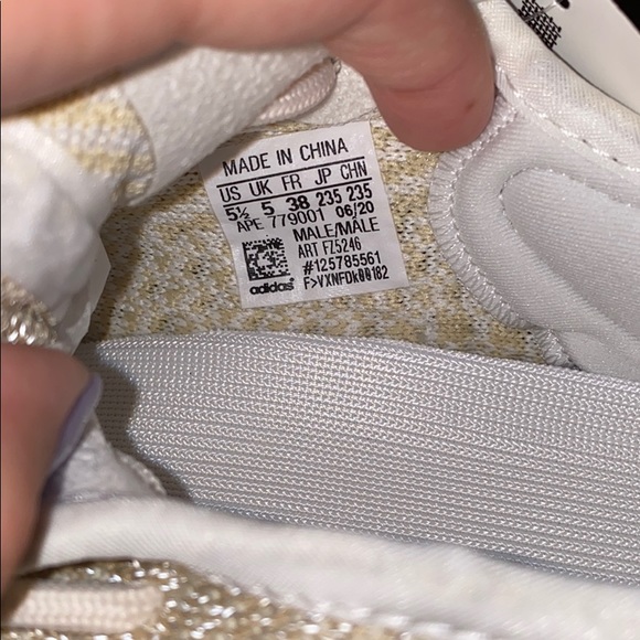 Yeezy Boost 350 V2 - Picture 7 of 12